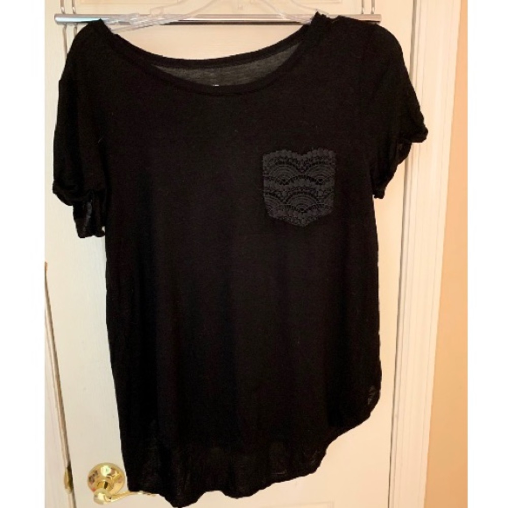 Women’s black scoop neck tee